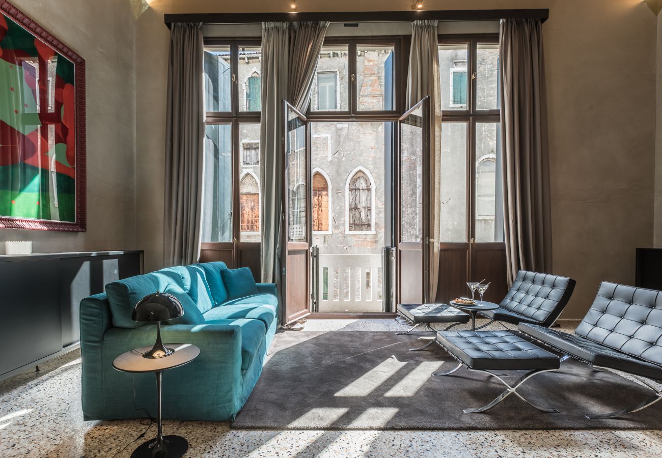 Appartement à Venise - Varoter Canal-View Pied-à-Terre with Balcony