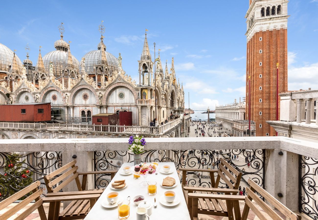 Apartment in Venice - Due Leoni Terrace in St. Mark's Square
