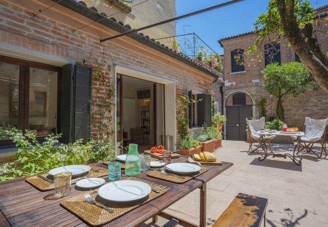 Apartment in Venezia - Ca' Minore Secret Garden